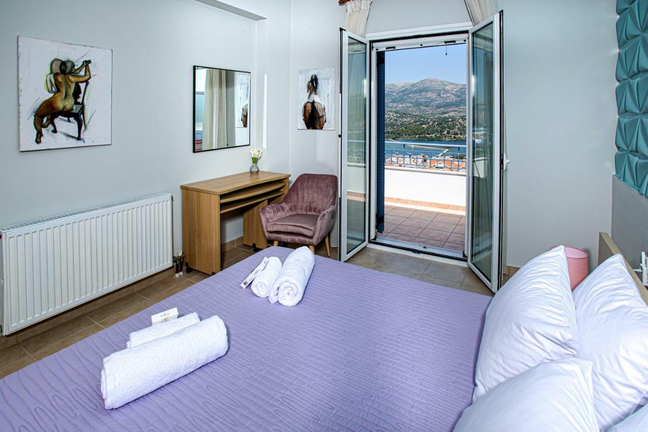 Antigone Apartments Argostoli Eksteriør billede